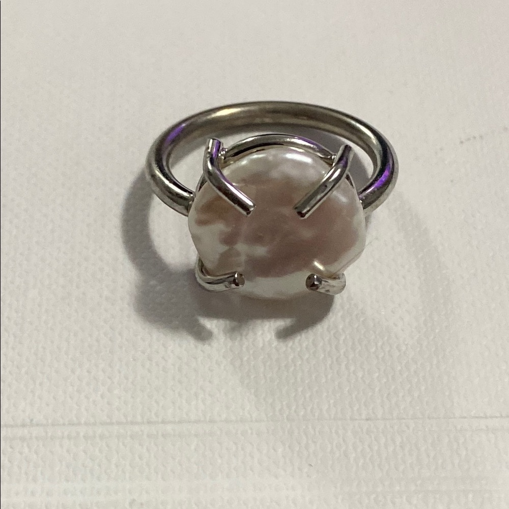 Elegant Silver Toned Pearl Ring